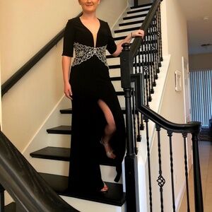 Black Formal Gown Women's size 0, Silver Beading, Plunge Neck, Train